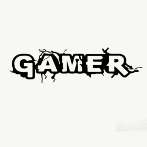 Kæmpe Gamer wallsticker. Gaming wallsticker med 'Gamer' banket ind i væggen. 58x168cm -