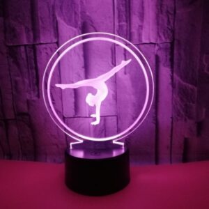 Gymnastik 3D lampe. Flot lysende gymnast. Farveskift mellem 7 farver. -