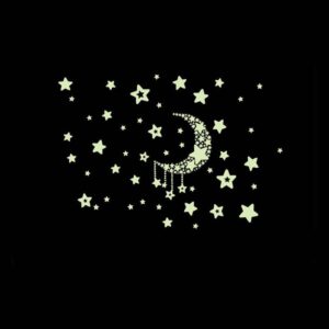 Selvlysende wallsticker med en flot halvmåne med stjerner der hænger ned -