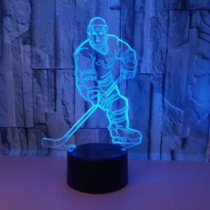 Ishockey 3D lampe. Lysende ishockeyspiller. Farveskift mellem 7 farver. -