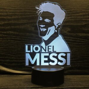 Messi 3D lampe. Lionel Messi natlampe. Farveskift mellem 7 farver. -