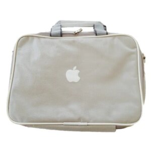 Lækker Macbook 15,4" skulderstaske. Silver. -