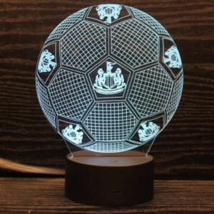 Newcastle 3D lampe. Fodbold. Farveskift mellem 7 farver. -