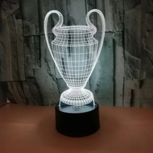 Flot fodbold 3D lampe. Champions League pokalen. Farveskift mellem 7 farver. -