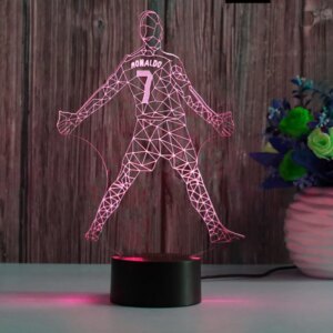 Ronaldo 3D lampe. Christiano Ronaldo jubelscene. Farveskift mellem 7 farver. -