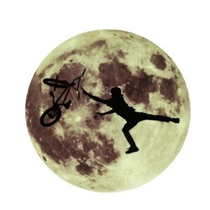 Stor selvlysende måne wallsticker. 30 cm. Tricks på cykel. -