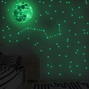 Selvlysende wallsticker med 166 stjerner og en stor flot fuldmåne. -