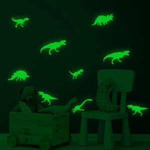Selvlysende wallsticker med 9 seje dinosaurer. Lyser i mørke. -