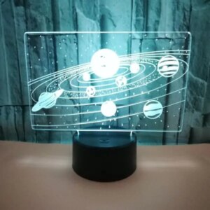 Solsystemet 3D lampe. Alle planeterne i én lampe. Farveskift mellem 7 farver. -