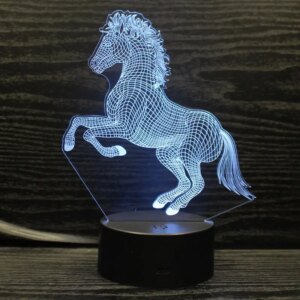 Stejlende hest 3D lampe. Natlampe med en flot Stejlende hest. Farveskift mellem 7 farver. -
