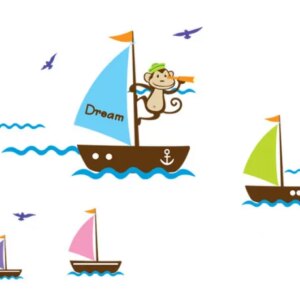 Sjov wallsticker med en sejlende abe samt ekstra skibe. -
